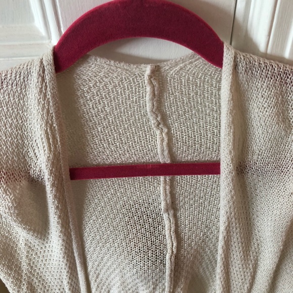 ❌SOLD❌ Cropped Knit Sweater - Picture 4 of 6
